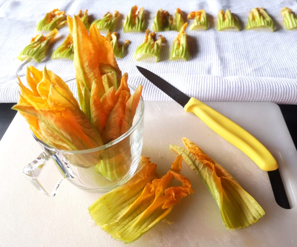 Fleurs de courgettes / Réalisation de beignets